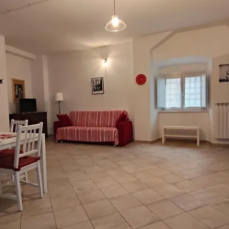 شقة Civico 6, San Benedetto LʼAquila